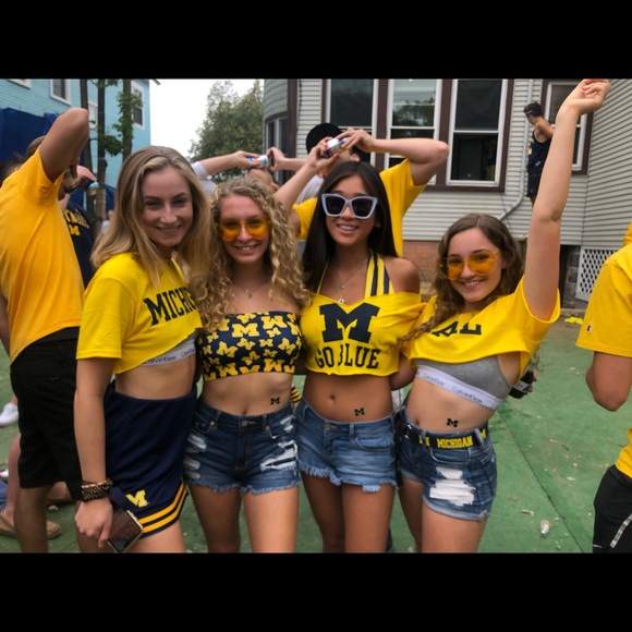 Meet your Posher, Kristen - Picture 2 of 3